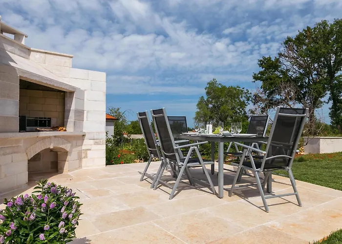 Marika Semesterbostad Lasci